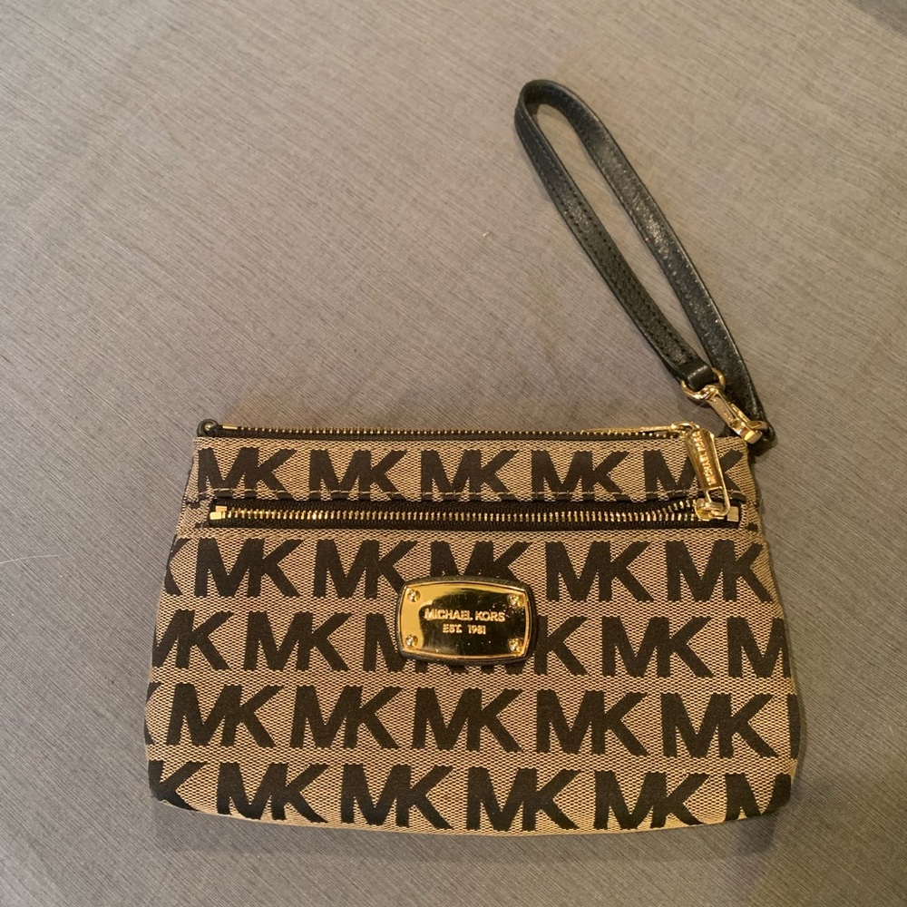 Michael Kors brown wristlet